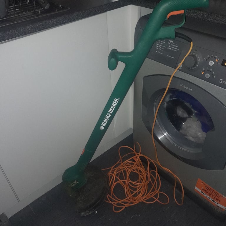 image for Black and decker strimmer 