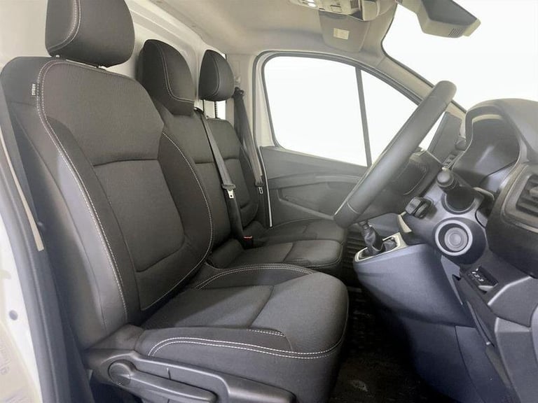 2024 Renault Trafic LL30 Blue dCi 130 Extra [Safety] Van PANEL VAN DIESEL Manual