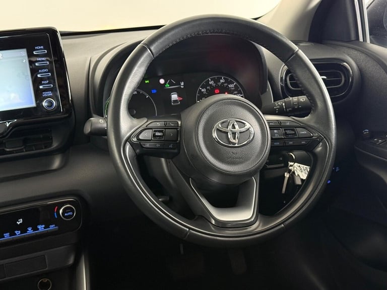 2022 Toyota Yaris 1.5 VVT-h Icon E-CVT Euro 6 (s/s) 5dr Hatchback PETROL/ELECTRIC Automatic