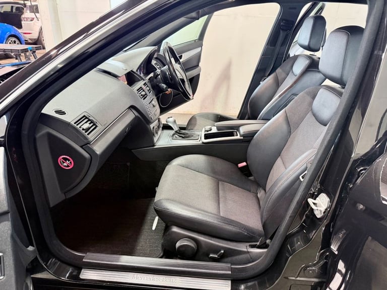 2011 Mercedes-Benz C Class C220 CDI BlueEFFICIENCY Sport 4dr Auto SALOON DIESEL Automatic