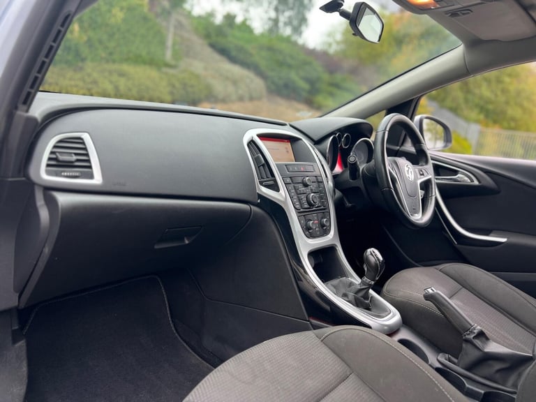2014 Vauxhall Astra 1.7 CDTi ecoFLEX SRi Euro 5 5dr HATCHBACK Diesel Manual