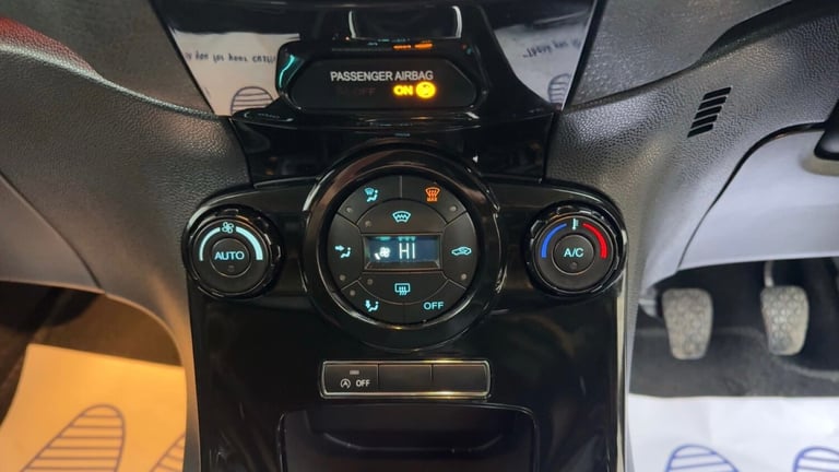 2015 Ford Fiesta 1.0 EcoBoost Titanium 5dr HATCHBACK Petrol Manual