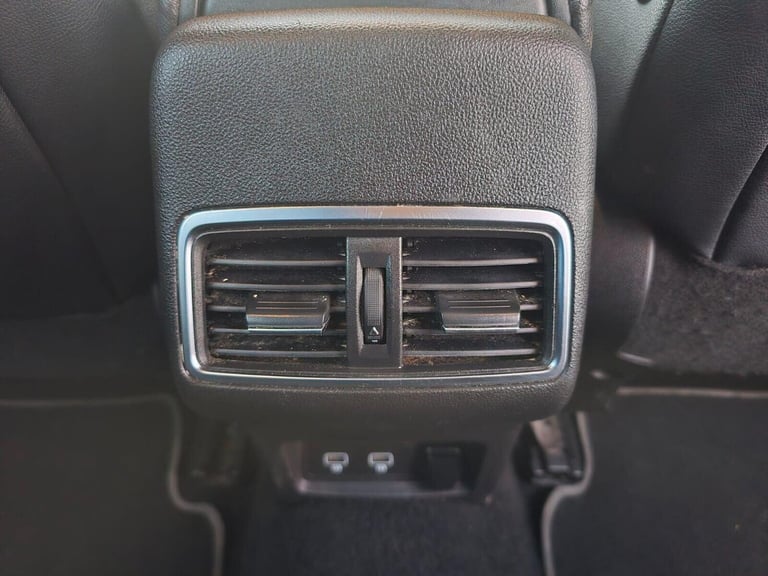 2019 Renault Kadjar 1.3 TCe Iconic SUV 5dr Petrol EDC Euro 6 (s/s) (140 ps) SUV Petrol Automatic