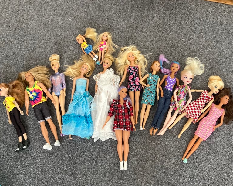 image for Barbie Dolls c/w outfits 14 off.l Great xmas gift £15 lot