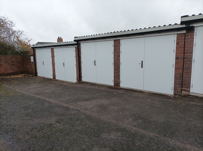 Newly refurbish storage units are now available to rent in Cheadle