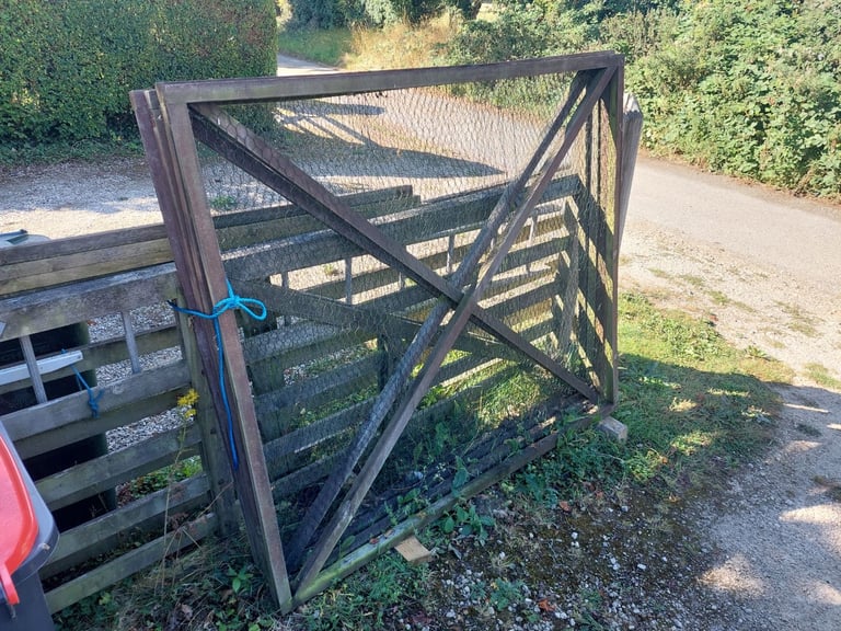 image for Netting frame, fruit/veg cage