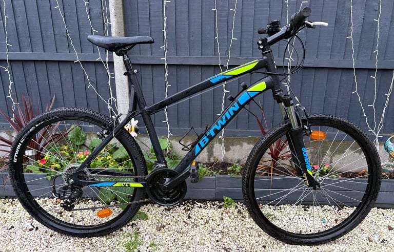 image for Men’s B-Twin rock rider 340 mountain bike very good condition 