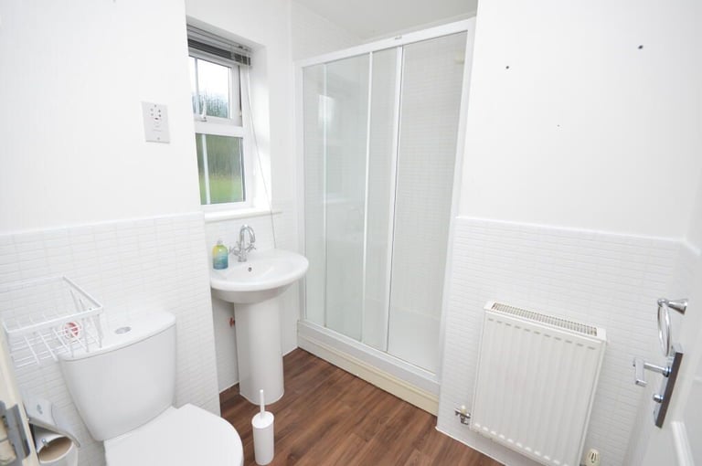 4 Bed room house available to rent in Corby, Little stanion area