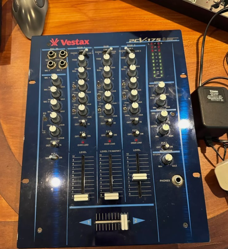 VESTAX PCV-003 DJミキサー 電源コード付き Vestax PCV-003 DJミキサー