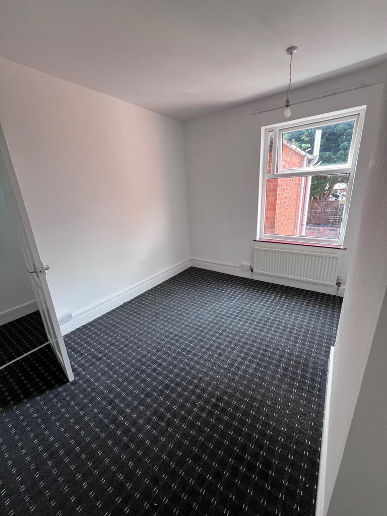 2 Bed Terraced House, Rowan Street, LE3 - Available from 22 November 2025