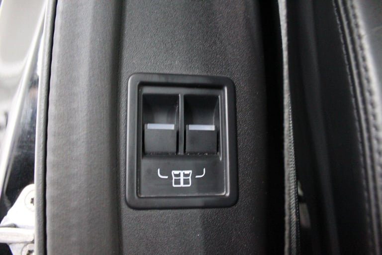 2019 Land Rover Discovery 3.0 SD V6 HSE Luxury Auto 4WD Euro 6 (s/s) 5dr ESTATE Diesel Automatic