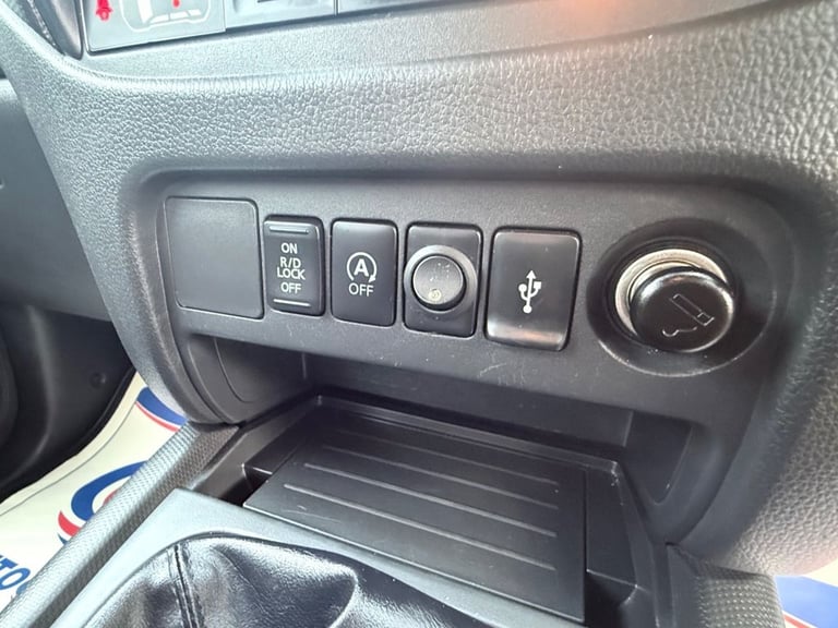 2020 Mitsubishi L200 2.2 DI-D DC 4Life Pickup Double Cab 4dr Diesel Manual 4WD Euro 6 (s/s) (150 ...