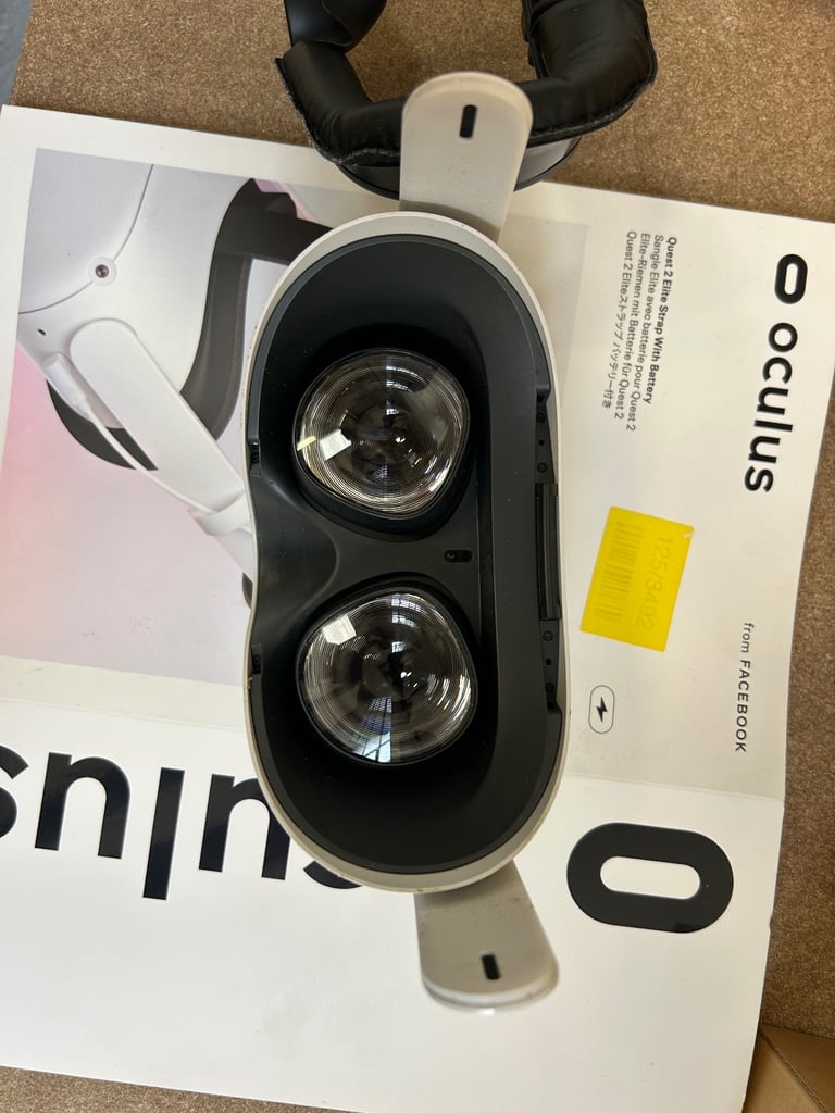 Quest 2 Oculus OG VR HMD Meta with Extras