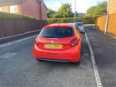 Peugeot, 208, Hatchback, 2016, Manual, 1560 (cc), 5 doors