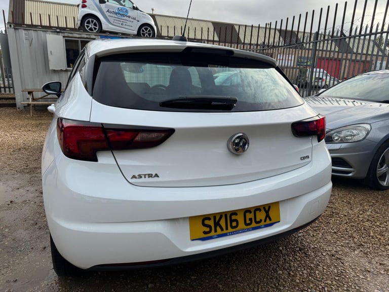 2016 Vauxhall Astra 1.6 CDTi ecoTEC BlueInjection SRi Euro 6 5dr HATCHBACK Diesel Manual