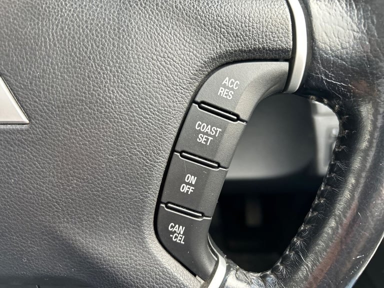 2016 Mitsubishi Shogun 3.2 DI-DC SG3 SUV 5dr Diesel Auto 4WD Euro 6 LWB (187 ps) ESTATE Diesel Au...