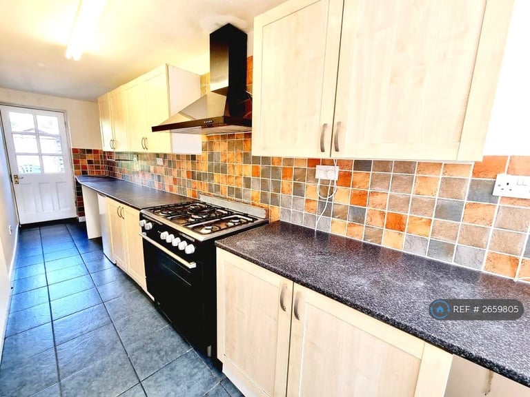 6 bedroom house in St. Helens Road, Leamington Spa, CV31 (6 bed) (#2659805)