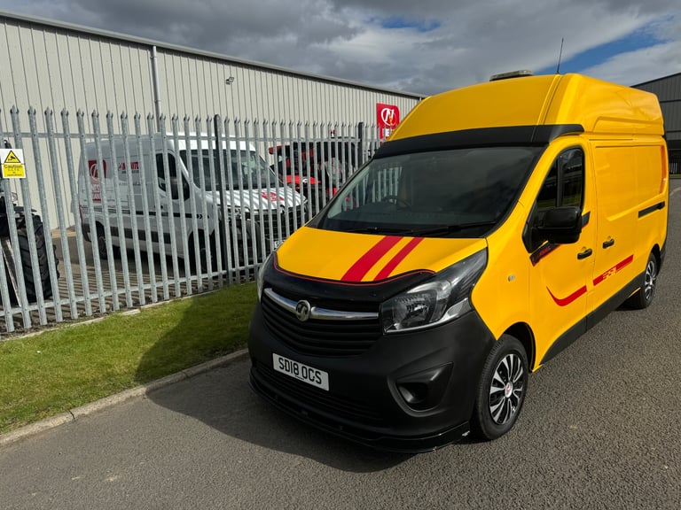 Show stopper 18 Vauxhall vivaro sport type LWB High Roof ideal camper thousand pounds of extras 