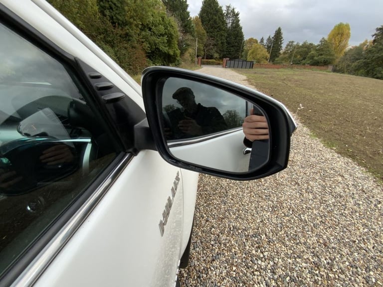 2021 Toyota Hilux 2.4 D-4D Invincible Pickup Double Cab 4dr Diesel Manual 4WD Euro 6 (s/s) (1 PIC...