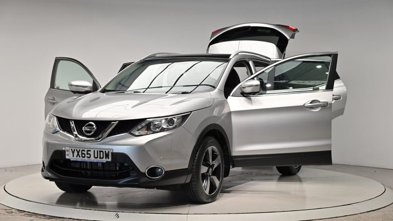 2015 Nissan Qashqai 1.6 dCi n-tec+ XTRON 2WD Euro 6 (s/s) 5dr HATCHBACK Diesel Automatic