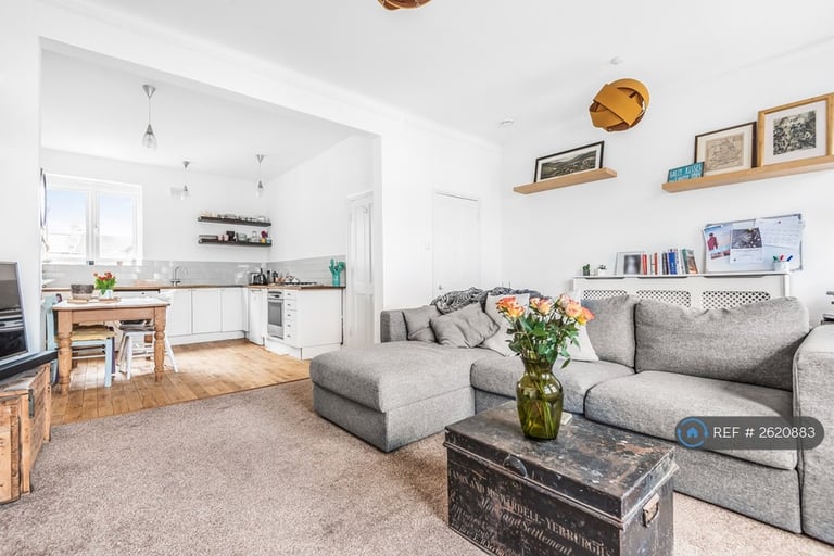 2 bedroom flat in Surrey Road, London, SE15 (2 bed) (#2620883)