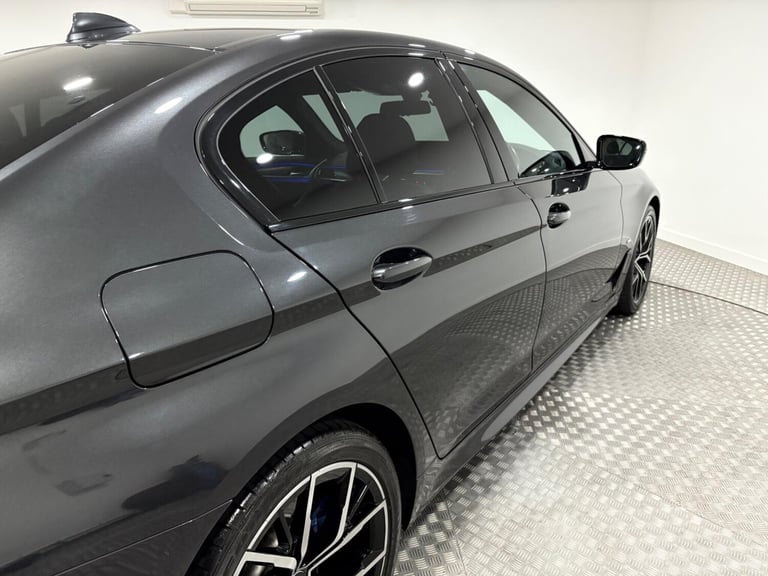 2021 BMW 5 Series 3.0 530d MHT M Sport Steptronic xDrive Euro 6 (s/s) 4dr SALOON Diesel/Electric ...