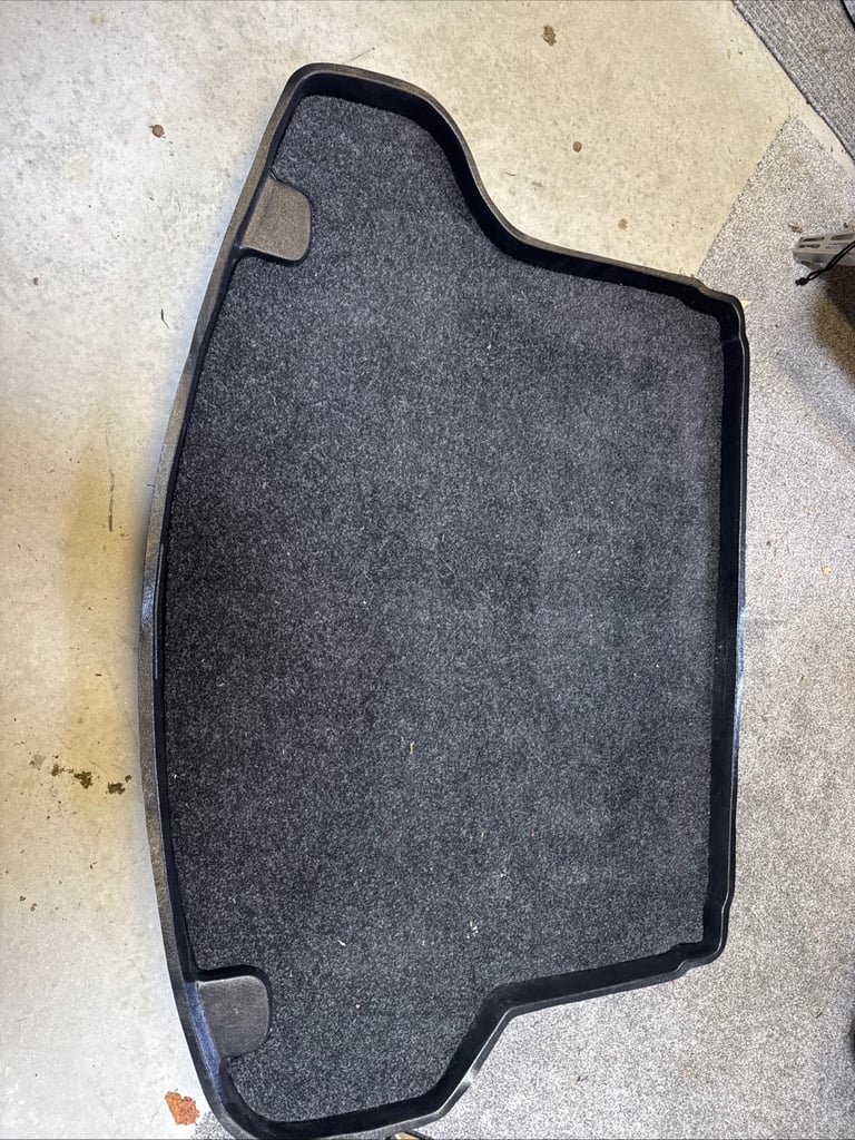 Hyundai i30 fastback boot liner