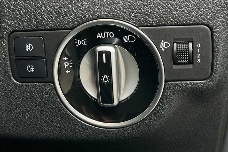 2017 Mercedes-Benz GLA 1.6 GLA200 Sport SUV 5dr Petrol 7G-DCT Euro 6 (s/s) (156 ps) SUV Petrol Au...