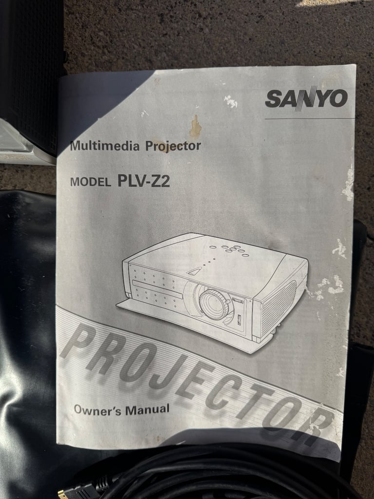 Sanyo PLV-Z2 TV projector