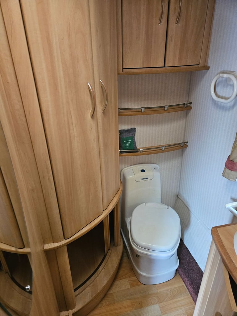 Sterling Eccles Elite Searcher Touring Caravan – For Sale
