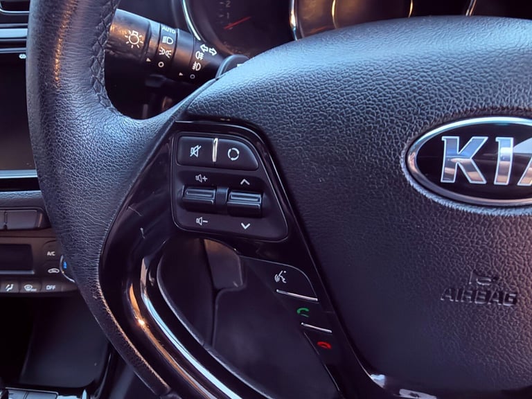 2015 Kia Ceed 1.6 GDi 3 DCT Euro 5 5dr HATCHBACK Petrol Automatic