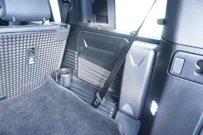 2023 Land Rover Defender 3.0 D300 X-Dynamic HSE 110 5dr Auto [7 Seat] ESTATE DIESEL Automatic