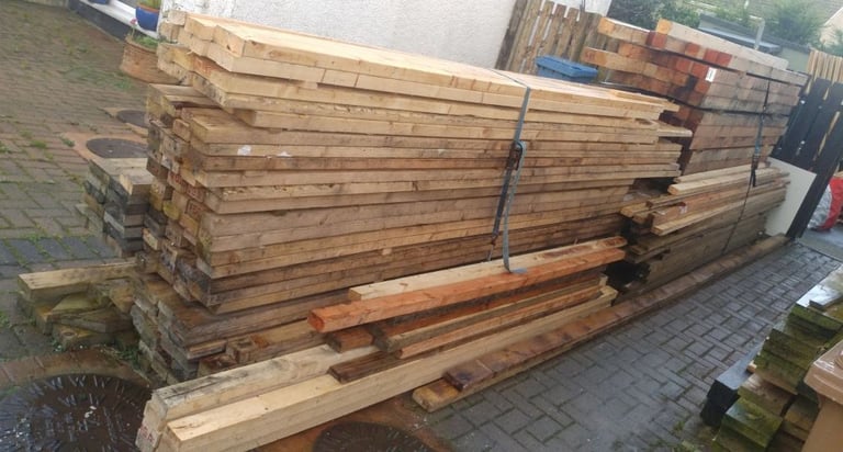 american & canadian wood pallet beams and posts various sizes all used once as new from 30p per foot