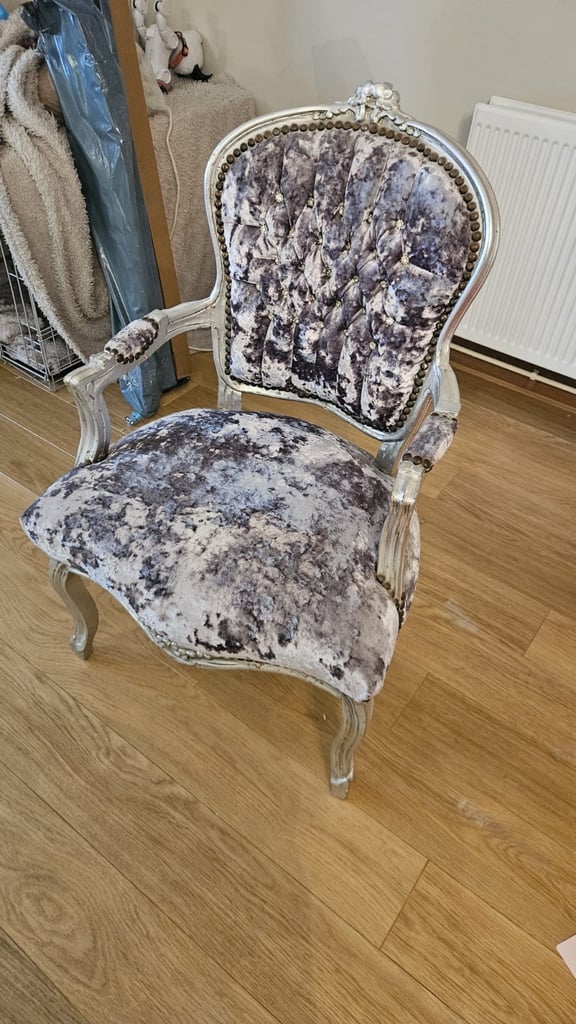 Bedroom chair 