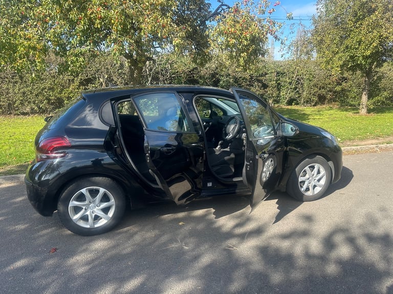 Driving instructor car 2018 Peugeot 208 1.2