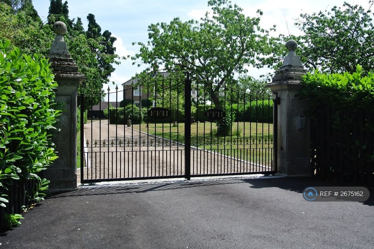 Studio flat in Frith Farm House, Faversham, ME13 (#2675162)