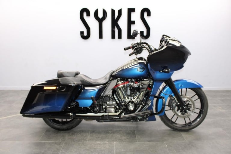 2019 Harley-Davidson FLTRXSE CVO Road Glide in Mako Shark Fade, great value CVO