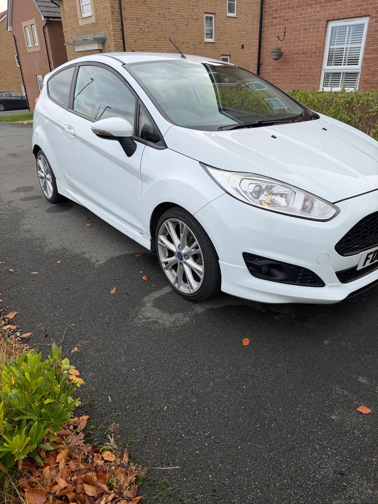 Ford, FIESTA, Hatchback, 2014, Manual, 998 (cc), 3 doors