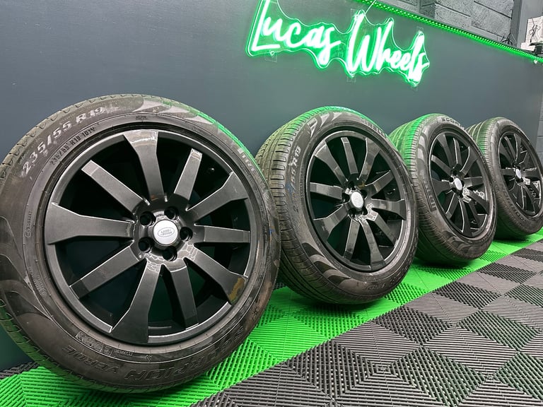 Land Rover Freelander 2 19 inch HST’s powder coated Technical Grey Alloy wheels & Pirelli tyres!