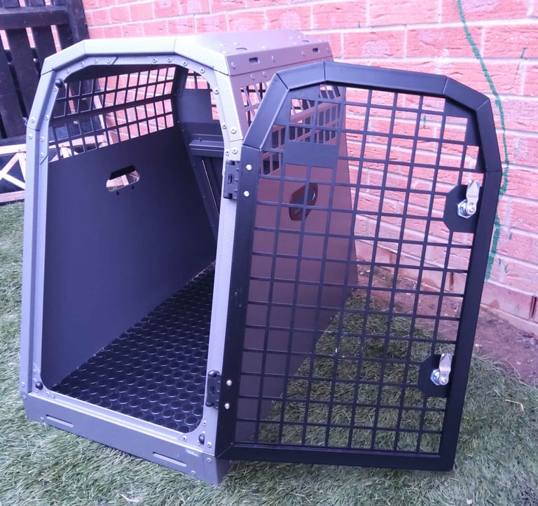Trans K9 ( B40 - B41 - B44 - B45 ) Transport dog box (Lockable & Crash Tested) TransK9
