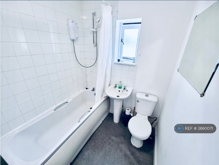 7 bedroom house in Oxford Street, Leamington Spa, CV32 (7 bed) (#2660071)