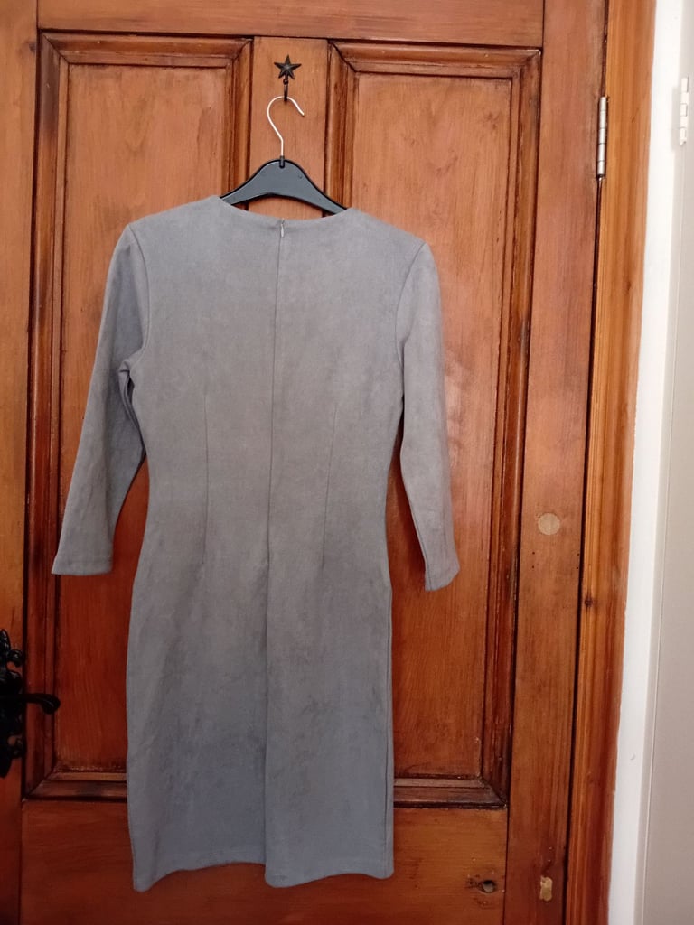 Cameo Rose Grey Stud Dress Size 8