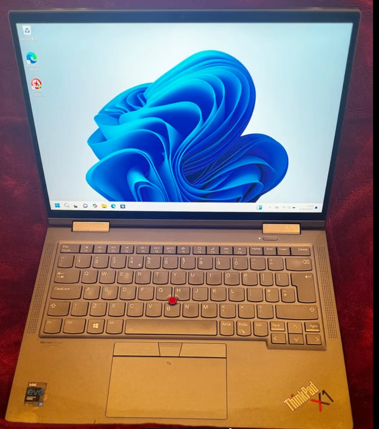 Lenovo laptop X1 Yoga Gen 6 *Touch Screen* i7-1165G7 16gb mem, 512GB HD