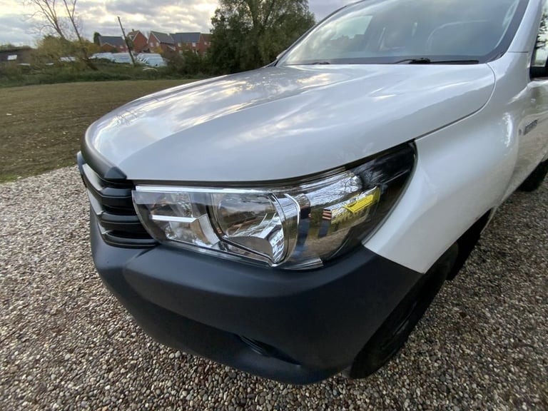 2019 Toyota Hilux 2.4 D-4D Active Pickup Double Cab 4dr Diesel Manual 4WD Euro 6 (3.5t) (150  PIC...