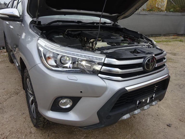 2016 66 REG TOYOTA HILUX INVINCIBLE D-4D 4WD DIESEL AUTO DAMAGED SALVAGE