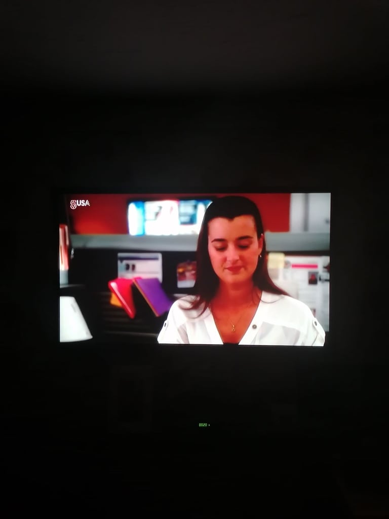 TV 51 INCH TELEVISION SAMSUNG WITH REMOTE NICE CONDITION CAN DELIVER £130