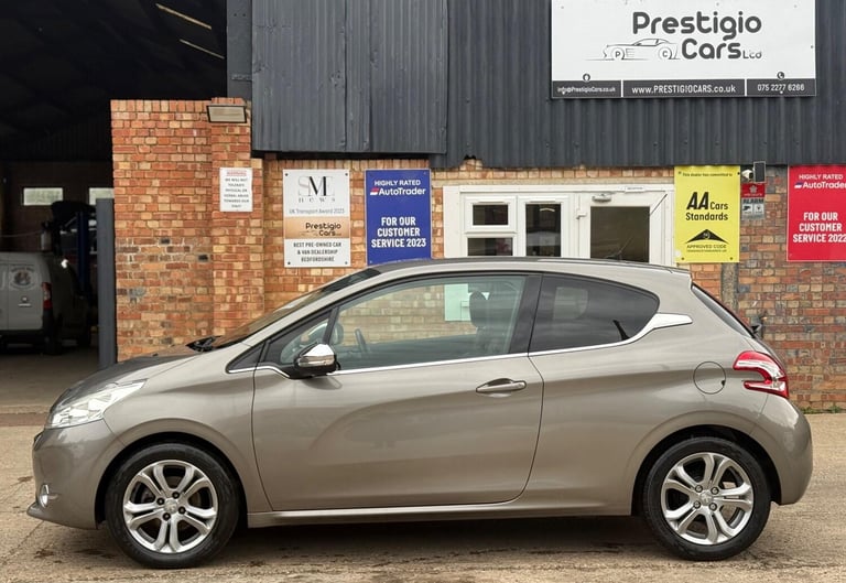 2015 Peugeot 208 1.2 VTi PureTech Allure Euro 5 3dr Petrol