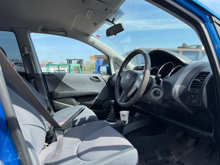 Honda jazz mk1 1.3 petrol 2006 blue BREAKING FOR PARTS 