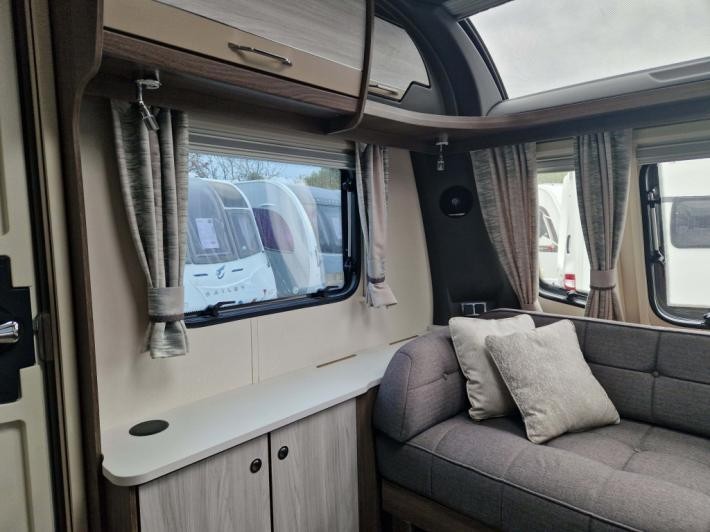 2022 Coachman Lusso II Used Caravan