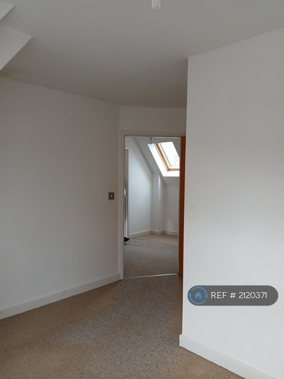 1 bedroom flat in Wessex House, Taunton, TA1 (1 bed) (#2120371)